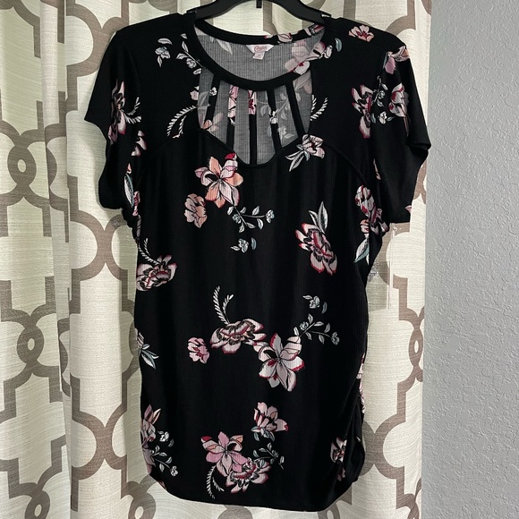 Candie's Floral Cut Out Detail Top NWT! - Picture 1 of 5
